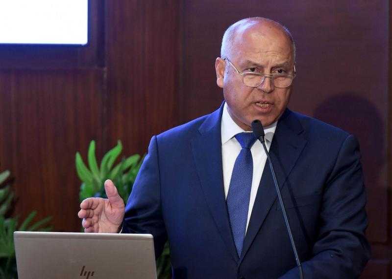 وزير النقل يكشف تفاصيل إنشاء 7 مصانع سكك حديدية