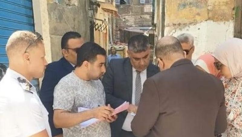 النيابة الإدارية تعاين عقار الإسكندرية المنهار وتكلف لجنة بالفحص