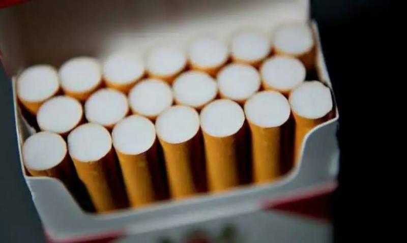 متى تنتهي أزمة السجائر؟.. رئيس الشرقية للدخان يُجيب