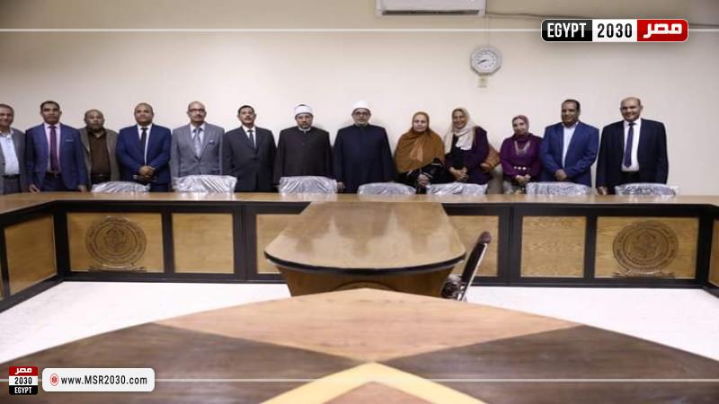 رئيس جامعة الأزهر خلال الزيارة