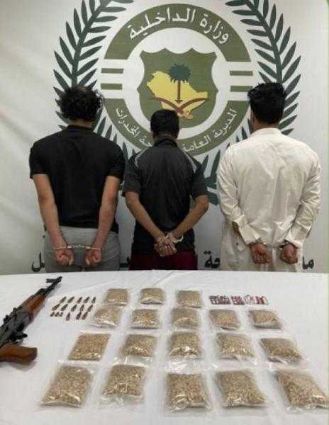 القبض على 3 أشخاص بحوزتهم مخدرات وأسلحة بالقاهرة