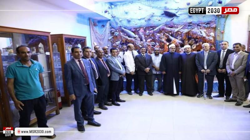 رئيس جامعة الأزهر خلال الزيارة