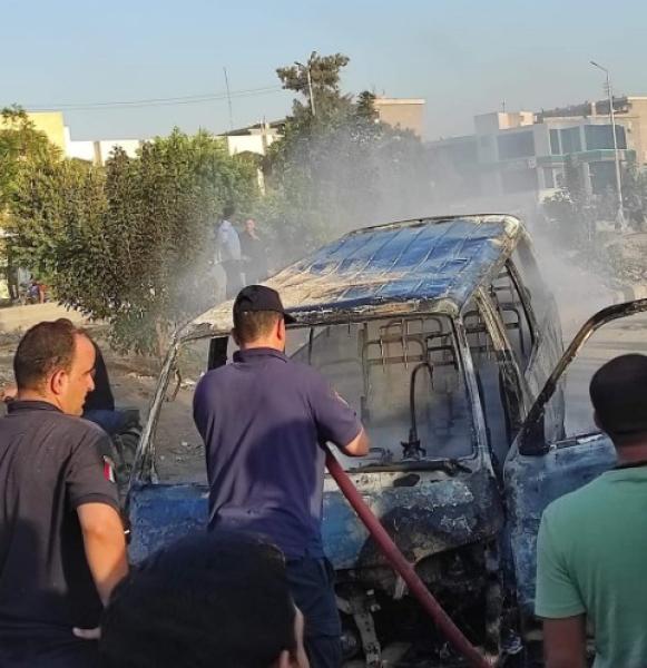 إخماد حريق سيارة ميكروباص بالخانكة