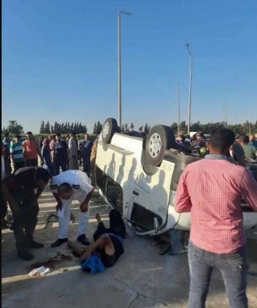 مصرع وإصابة 6 أشخاص في حادث انقلاب سيارة بمحور الضبعة