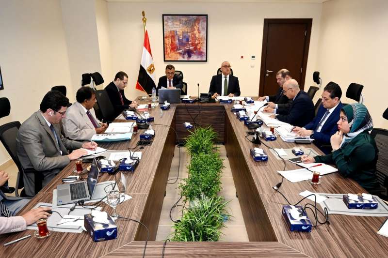 وزير الإسكان 