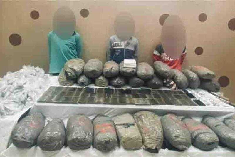 حبس 3 عاطلين 4 أيام لحيازتهم 310 طرب حشيش في العامرية بالإسكندرية