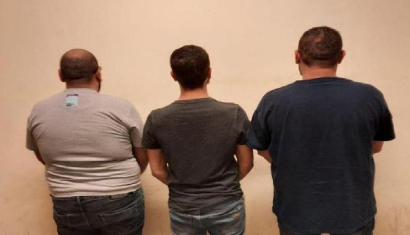القبض على 3 أشخاص