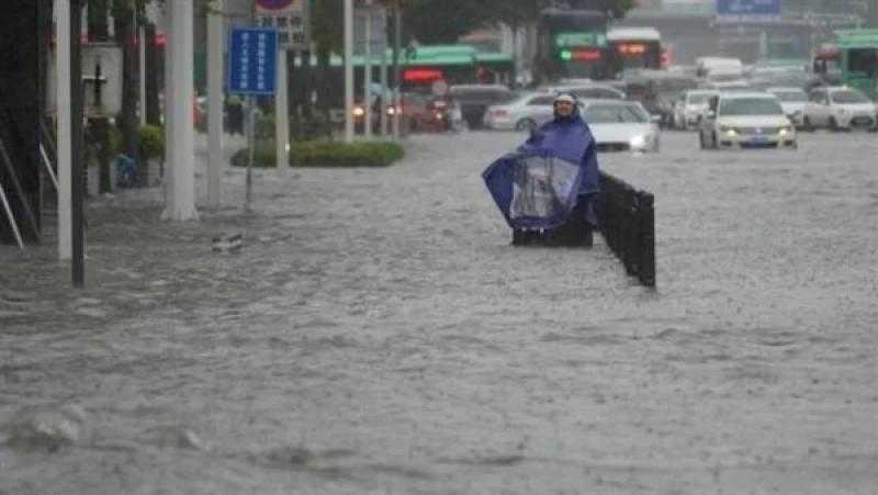فيضانات الصين تحطم الأخضر واليابس.. وطوارئ في روسيا