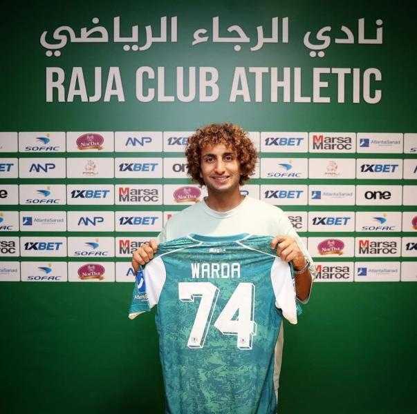 «خلع من قبل ما يلعب».. الرجاء المغربي يفتح النار على عمرو وردة بعد هروبه من الفريق