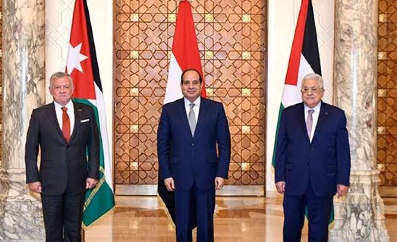 القمة الثلاثية