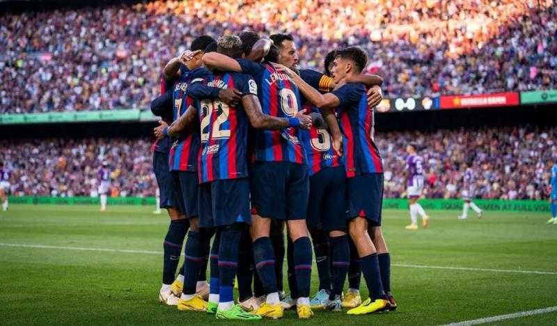 برشلونة يُعلن إصابة مدافع الفريق