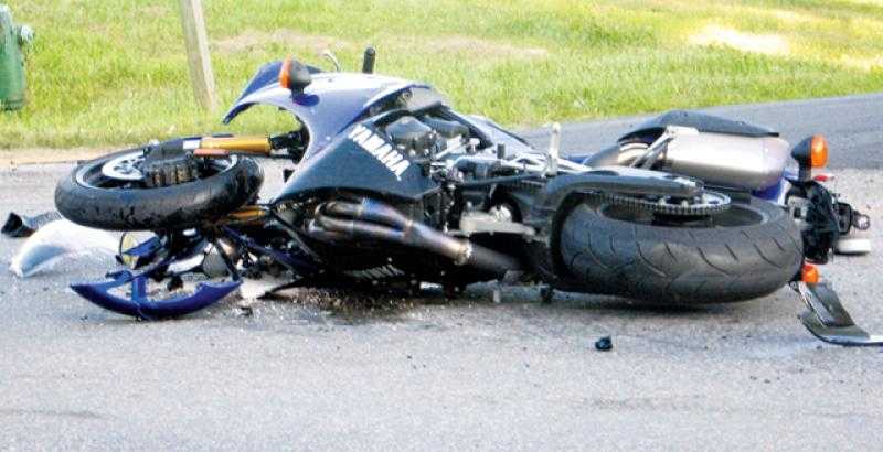 إصابة 4 أشخاص في تصادم دراجة نارية بتروسيكل بأطفيح