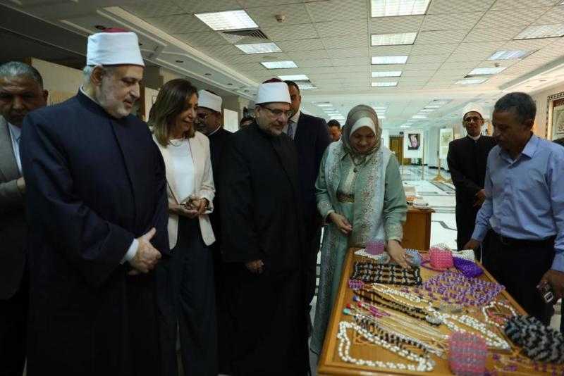 وكيل الأزهر ووزيرا الأوقاف والثقافة يفتتحون معرض مسابقة مواهب وقدرات