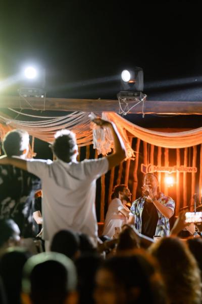 أبو يشعل أجواء الساحل الشمالي بحفل ضخم.. صور