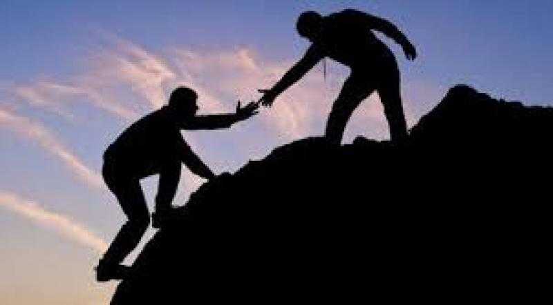 الأزهر: الحرص على نفع الناس وإيصال الخير لهم سُنة عن رسول الله