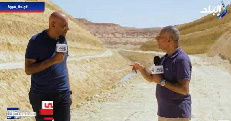 «أعمال شاقة».. كيف جرى تنفيذ مشروع القناة لنقل مياه الصرف الزراعي بسيوة؟