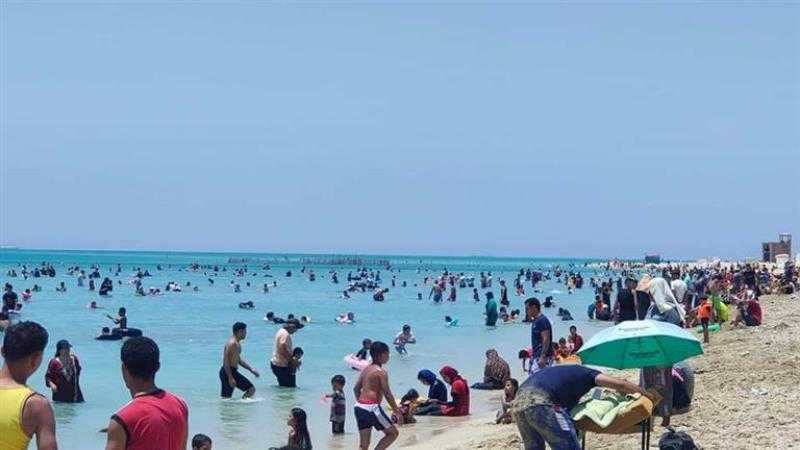 شاهد.. «الأرصاد» تُحذر المصطفين من التنزه على هذا الشاطئ اليوم