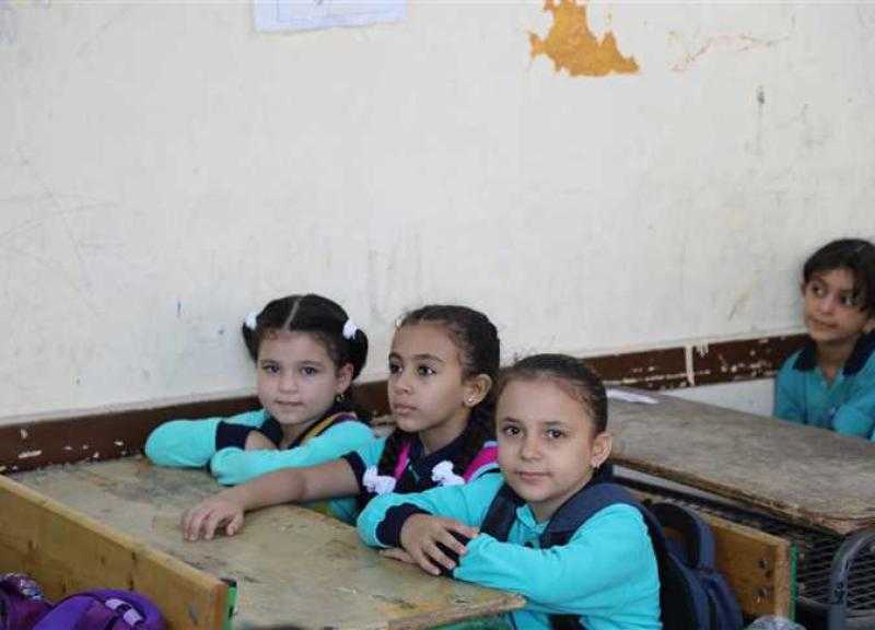 «حياة كريمة» تدعم الطلاب غير القادرين في بداية العام الدراسي - فيديو