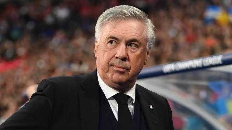 أنشيلوتي يدافع عن صفقات الدوري السعودي