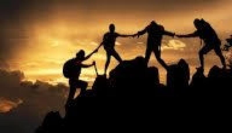 5 فضائل لقضاء حوائج الناس