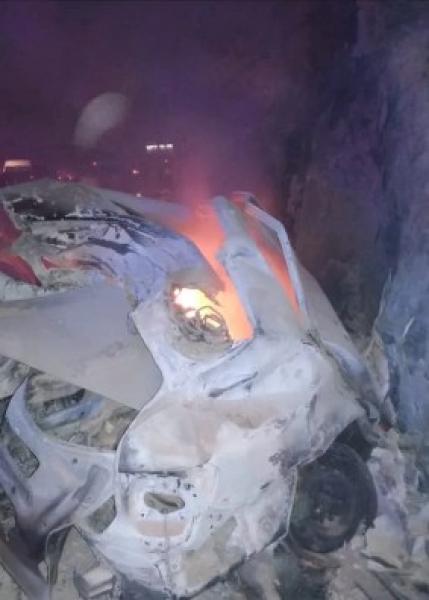 مصرع 3 أشخاص إثر تفحم سيارة ملاكي بطريق السخنة - القاهرة