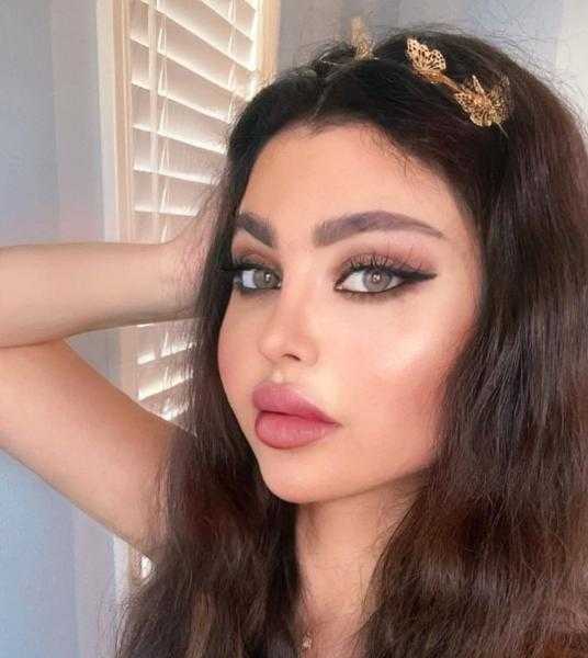 شاهد| أحدث ظهور لـ قمر اللبنانية وهي تؤدي مناسك العمرة