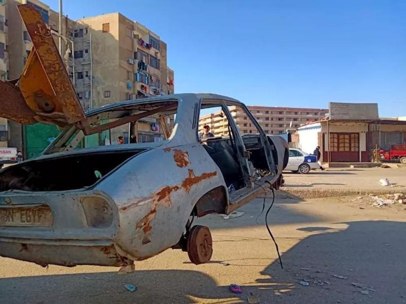 رفع 55 سيارة ودراجة نارية متروكة ومتهالكة بالقاهرة والجيزة