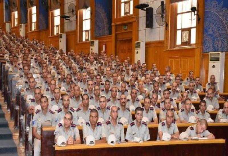 أكاديمية الشرطة .. دورة تدريبية للطلبة والطالبات عن معاملة السجناء بالصور