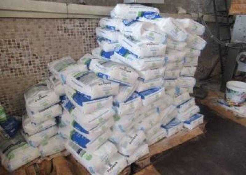 ضبط 13 طن مخصبات زراعية مجهولة المصدر في الأسواق قبل ترويجها