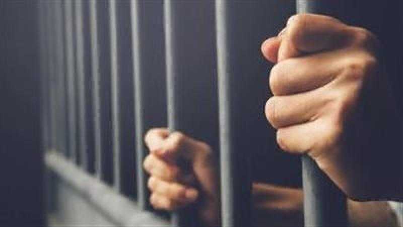 المؤبد لـ 14 متهمًا لاتهامهم بتهريب الأموال للخارج