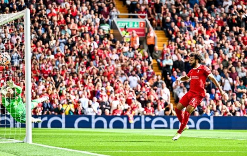 الشوط الأول.. ليفربول يتقدم بهدفين على بورنموث ومحمد صلاح يُسجل