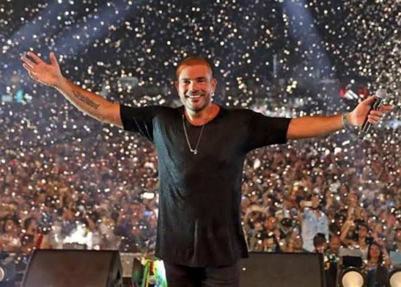 بعد غياب 12 عامًا| حفل عمرو دياب في لبنان .. الهضبة للجمهور: «أنا اللي غلطان» .. فيديو