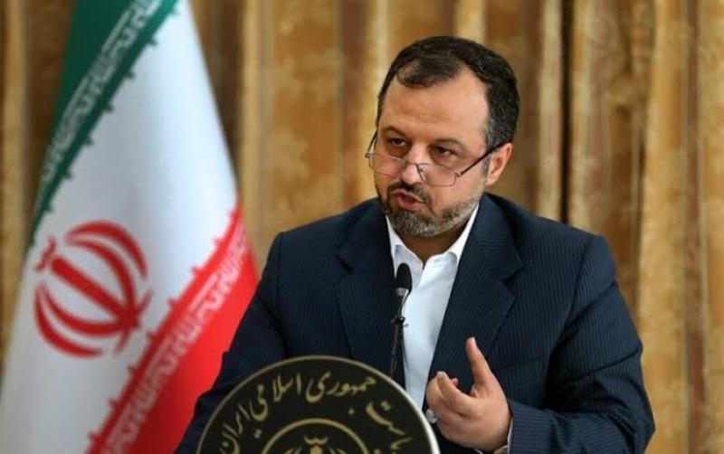 وزير الاقتصاد الإيراني :تأسيس أول مصرف خارج البلاد قريبا لجذب الاستثمارات