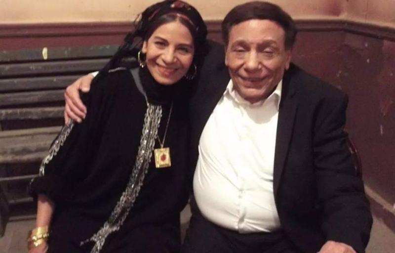 عاوزة أضحكه.. عفاف مصطفى تكشف سبب زيارتها للزعيم عادل إمام