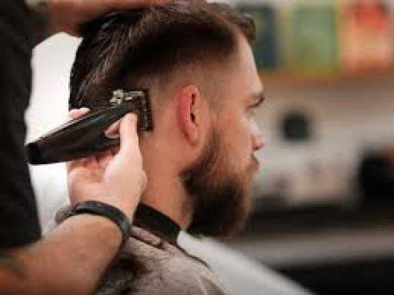 إصابة 3 أشخاص في مشاجرة داخل محل حلاقة بالتجمع الخامس