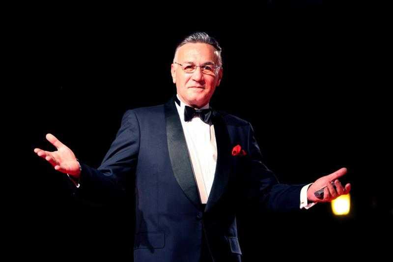 عانى من الجوع بسبب السادات وعاش مع شبح رجل مقتول.. حكايات من دكتور الفن حياة عزت أبو عوف