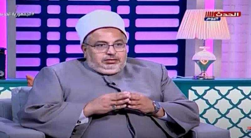 هل وجه المرأة والكفين «عورة»؟.. أزهري يُجيب - فيديو