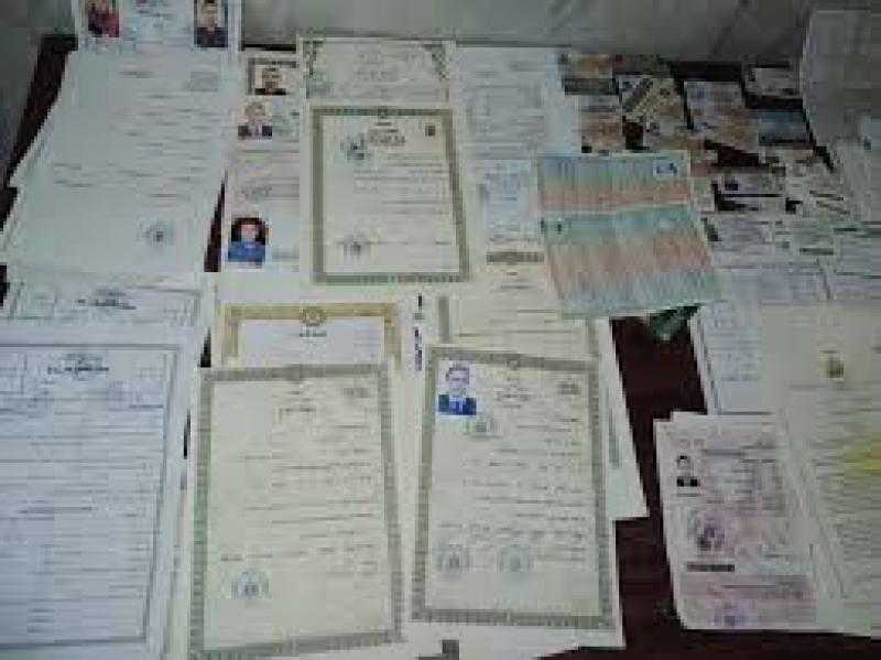 بتهمة التزوير.. إحالة موظف في إحدى الإدارات الصحية بالجيزة للمحاكمة