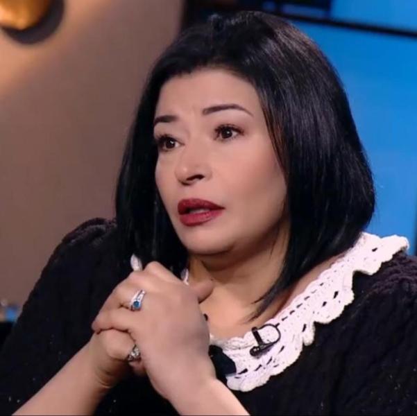 صفوة تكشف كواليس فيلمها الجديد «سنو وايت»