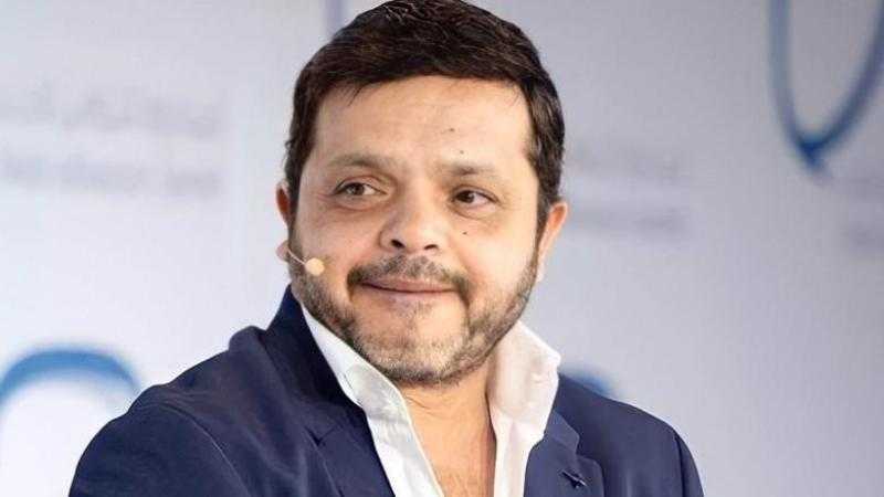 ناقد فني: «محمد هنيدي فقد الكوميديا ولا يستحق تكريم مهرجان الدراما» - فيديو