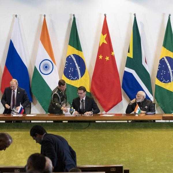 كيف يسهم انضمام مصر لـ بريكس في خفض الاعتماد على الدولار؟