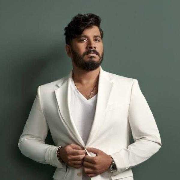 أول ظهور لعز الأسطول في مهرجان القلعة ورقصات منى بوركهارد مع مصطفي حجاج