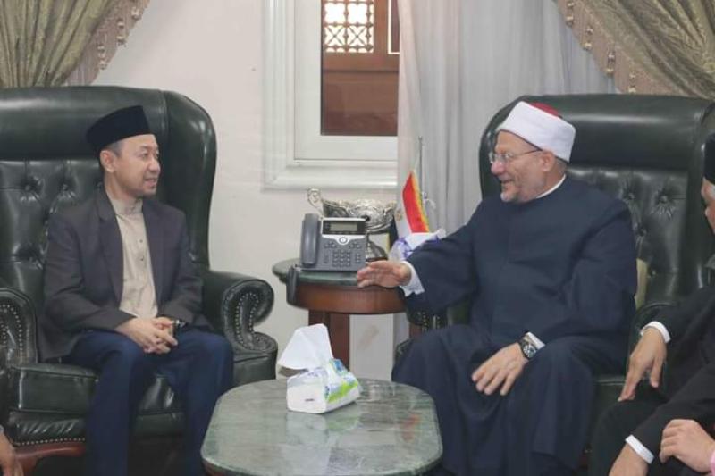 مفتي الجمهورية خلال اللقاء 