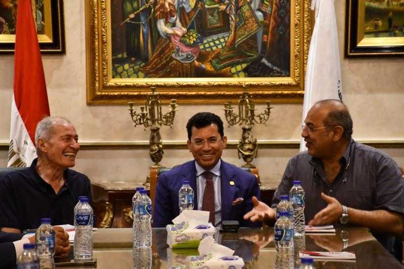وزير الرياضة يشهد اجتماعًا مهمًا للجنة الأولمبية بحضور الدكتور حسن مصطفى