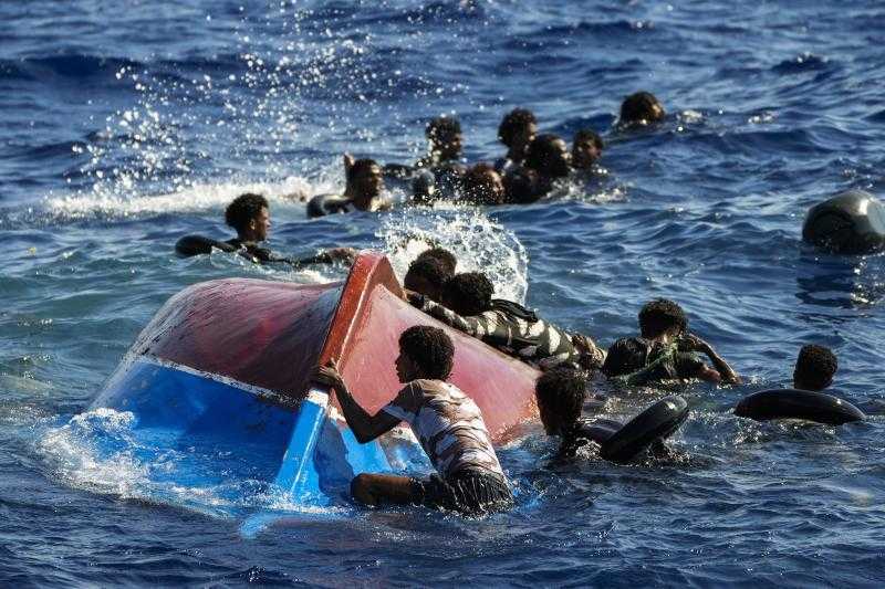 غرق 4 مهاجرين قرب جزيرة يونانية