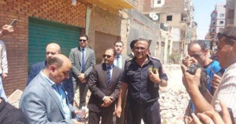 النيابة الإدارية تعاين عقار الإسماعيلية المنهار