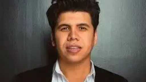 تأجيل استئناف المتهم بسب وقذف المطرب عمر كمال... تأجيل استئناف المتهم بسب وقذف المطرب عمر كمال على حبسه 6 أشهر