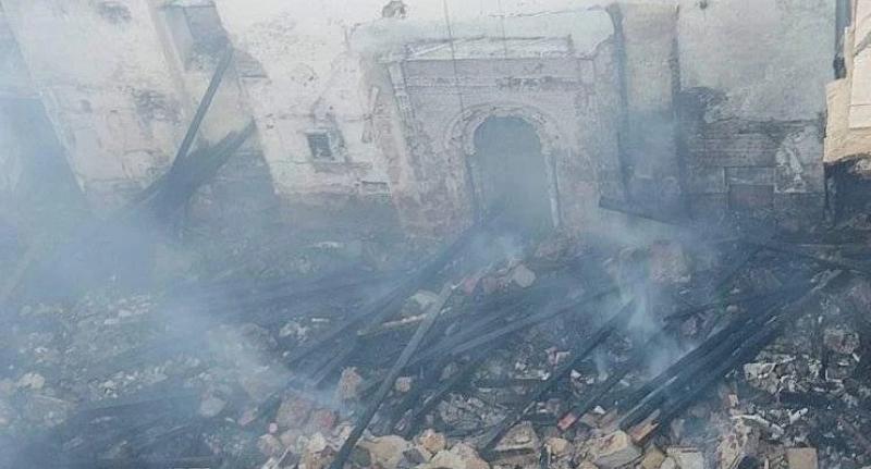 10 صور ترصد حريق هائل بمسجد البيه الأثري بمحافظة الدقهلية