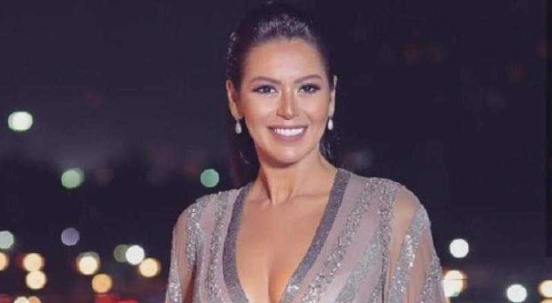 بالهوت شورت.. لقاء الخميسي تثير الجدل بإطلالة جريئة