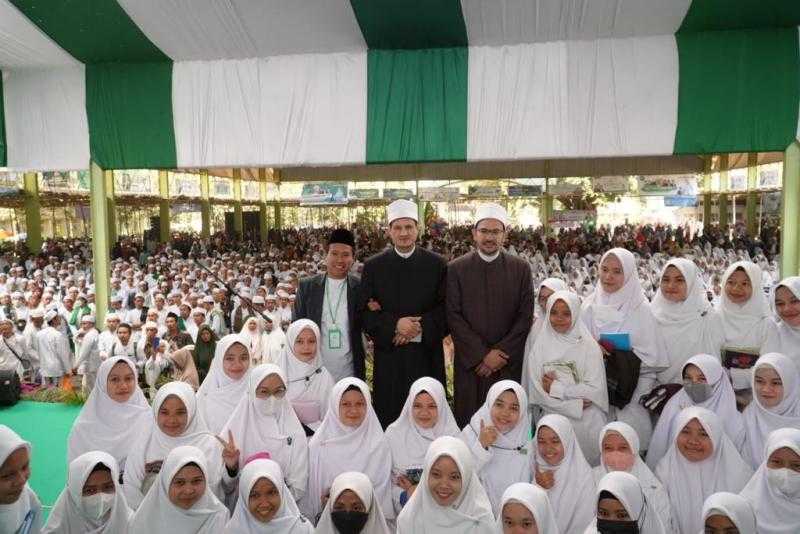 أزهري عن احتشاد الإندونيسيين لاستقبال علمائه: القوى الناعمة المصرية تلعب دورا مهما .. «فيديو»